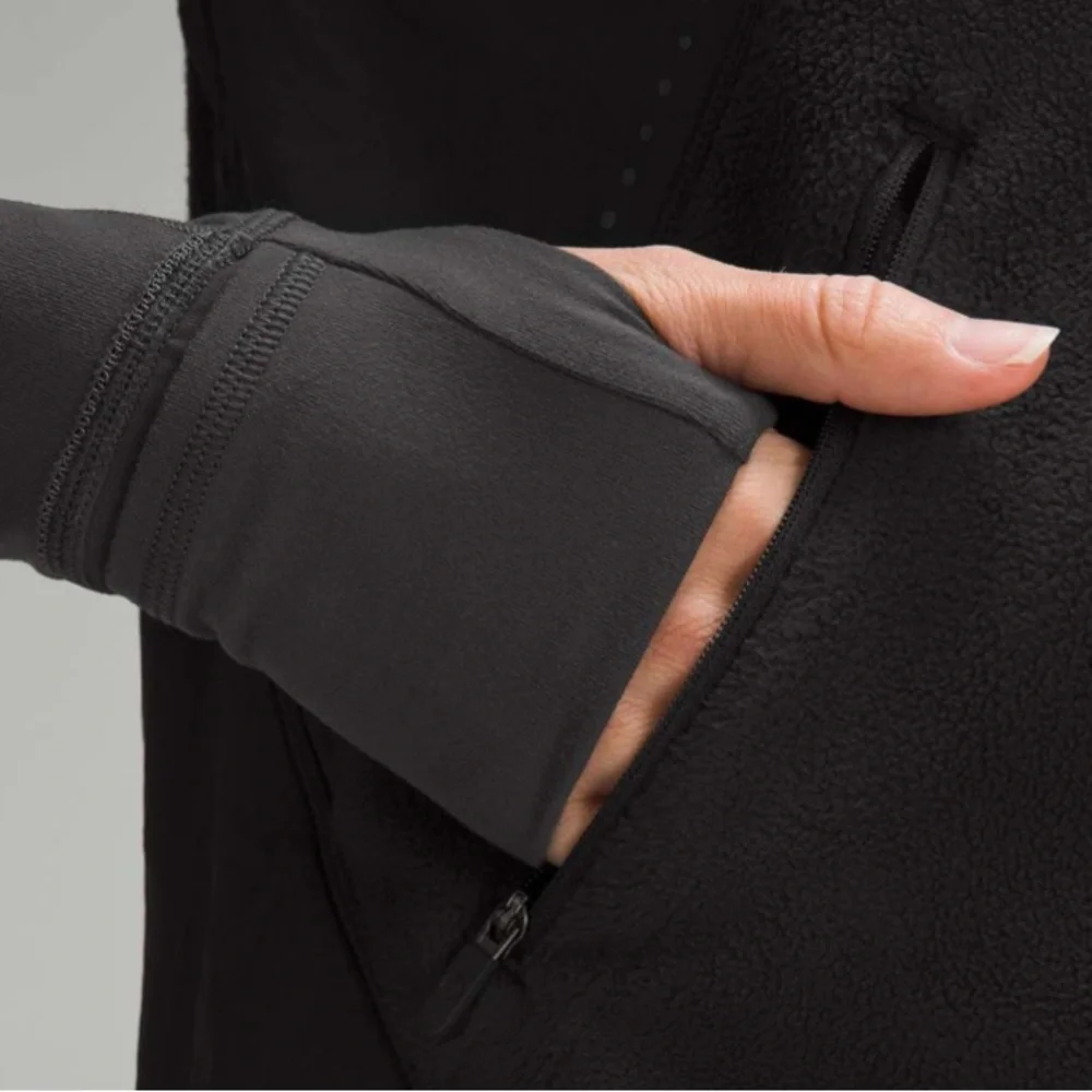 🆕WT! Lululemon Fleece-Lined Running Vest in Black • Woman’s Size 6 - Picture 4 of 10